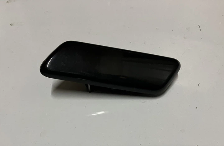 Крышка форсунки омывателя фар левая TOYOTA RAV4 2006-2013 - Фото 1 Крышка форсунки омывателя фар левая TOYOTA RAV4 2006-2013 - изображение 1