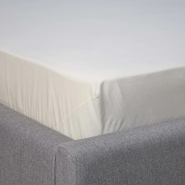 Простирадло ТЕП "VELOUR" з резинкою молочне, 180x200 - Фото 3 Простирадло ТЕП "VELOUR" з резинкою молочне, 180x200 - зображення 3