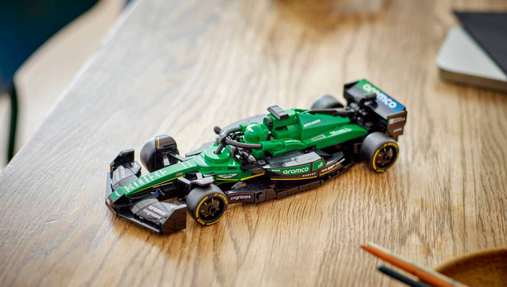 Конструктор Lego Автомобиль для Гонки Aston Martin Aramco F1 AMR24 Speed Champions 77245 - Фото 8 Конструктор Lego Автомобиль для Гонки Aston Martin Aramco F1 AMR24 Speed Champions 77245 - изображение 8