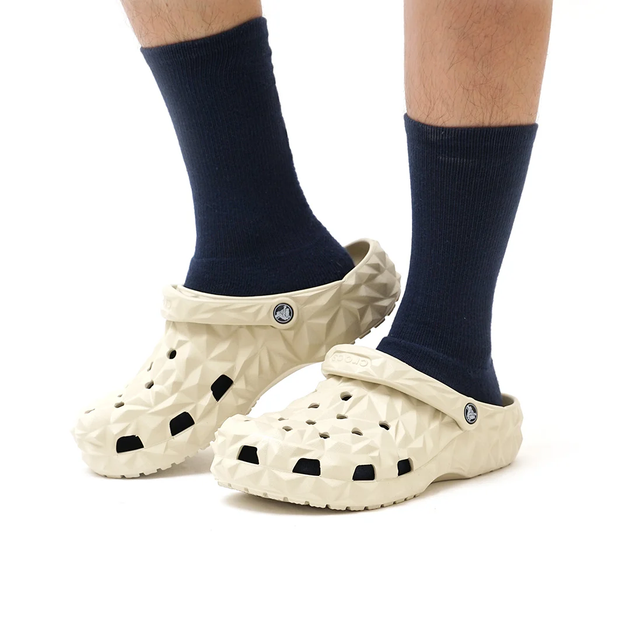 Сабо Crocs Classic Geometric Clog 43-44 р 27.7-28.2 см Бежеві 209563-M10/W12 Bone - Фото 6 Сабо Crocs Classic Geometric Clog 43-44 р 27.7-28.2 см Бежеві 209563-M10/W12 Bone - зображення 6