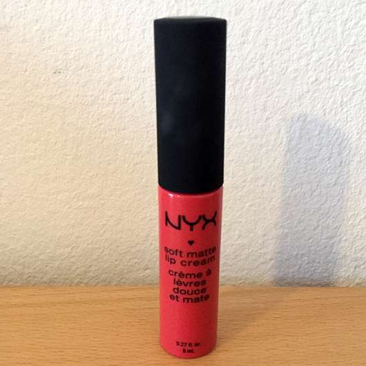 Рідка помада з матовим фінішем Nyx Soft Matte Lip Ibiza SMLC17 рожевий корал 8 мл - зображення 5
