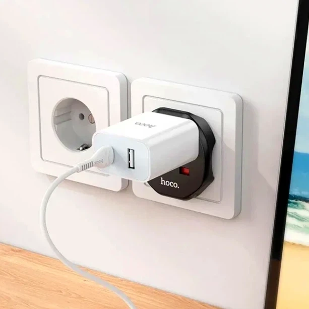 Переходник Hoco AC6 черный 2500W 10A 100-250V универсальный для путешествий и дома - изображение 4