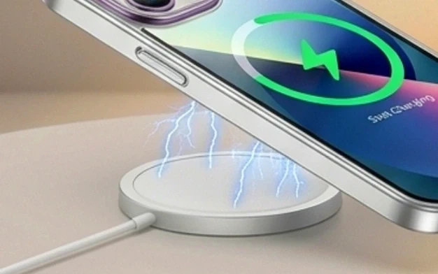 Чохол силіконовий Ductil Metallic Edge із MagSafe для iPhone 17 захист камери срібний - зображення 7