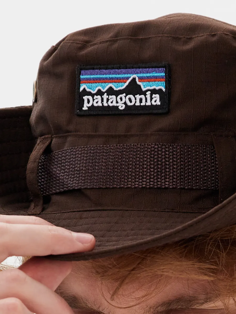 Панама Patagonia коричневого (шоколадного) цвета на обхват головы 56–58 см, повседневная коричнева панама с шейным шнурком - изображение 2