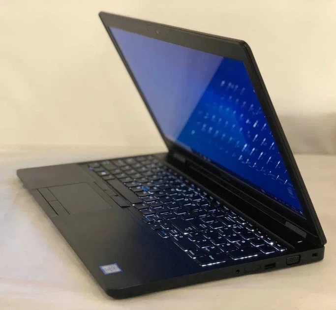 Ноутбук Dell Latitude 5590 / 15.6" (1920х1080) IPS / Intel Core i5-8250U (4 (8) ядра по 1.6 - 3.9 GHz) / 8 GB DDR4 / 256GB GB SSD / Intel HD Graphics 620 / WebCam / Win 10 Pro - Б/В - зображення 5