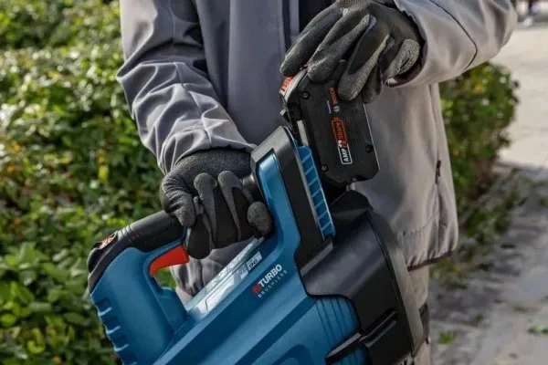 Dmuchawa do liści Bosch GBL 18V-750 bezszczotkowa bez akumulatora i ładowarki (06008D2000) - obraz 6
