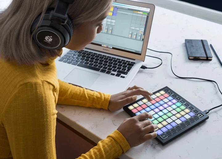MIDI-клавіатура Novation Launchpad Mini Mk3 - зображення 5