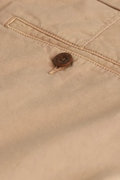 Чоловічі бежеві шорти REG DOBBY CHINO SHORTS Gant 34 205507 - Фото 2 Чоловічі бежеві шорти REG DOBBY CHINO SHORTS Gant 34 205507 - изображение 2
