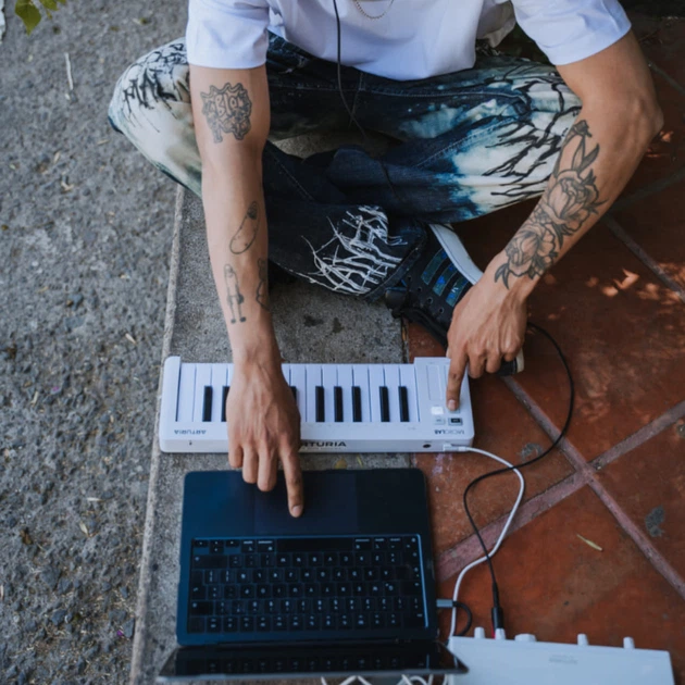 Klawiatura MIDI Arturia MicroLab mk3 Biała - obraz 7