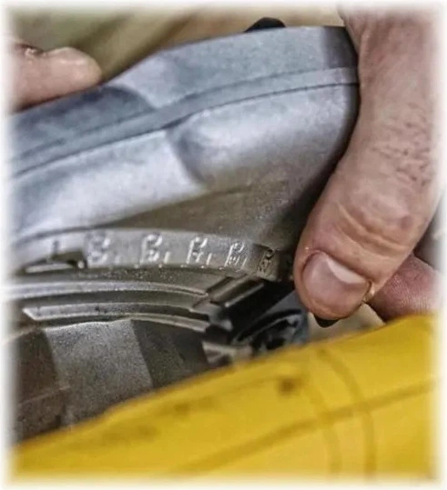 Pilarka tarczowa DeWalt 65 mm 1350 W (DWE560-QS) - obraz 6