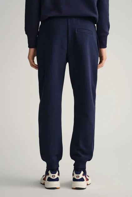 Чоловічі темно-сині спортивні штани TONAL ARCHIVE SHIELD PANTS Gant L 2039023 - Фото 3 Чоловічі темно-сині спортивні штани TONAL ARCHIVE SHIELD PANTS Gant L 2039023 - изображение 3