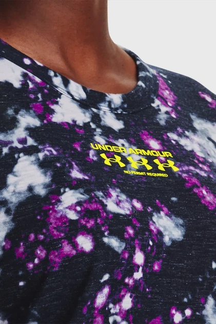 Жіноча темно-синя футболка з візерунком UA BREEZE TRAIL TEE Under Armour XS 1374476-767 - Фото 2 Жіноча темно-синя футболка з візерунком UA BREEZE TRAIL TEE Under Armour XS 1374476-767 - зображення 2