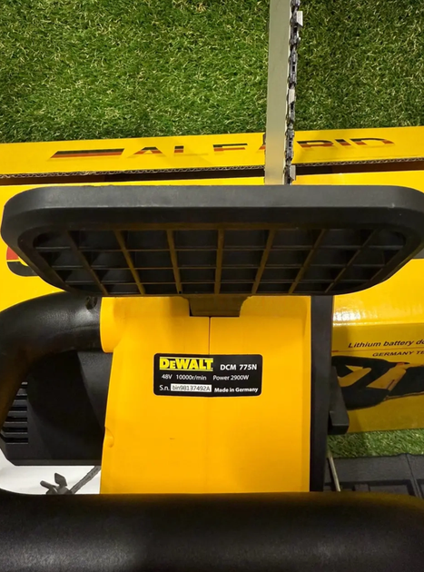 Професійна пила DeWalt DCM775N (48V, 6Ah) Безщіткова пилка 40см з автоматичним змащенням та працює від 2х АКБ - изображение 3