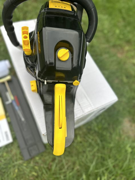 Потужна ланцюгова бензинова пила DeWalt DC52 Міцна бензопила Девольт з об"ємом двигуна 52 куб і шина 45 см - изображение 2
