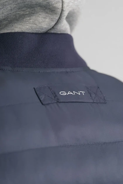 Чоловіча темно-синя куртка QUILTED COLLARED Gant M 7006300 - Фото 5 Чоловіча темно-синя куртка QUILTED COLLARED Gant M 7006300 - изображение 5