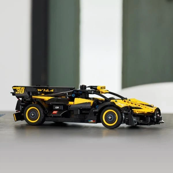 Конструктор LEGO Techniс Bugatti Bolide 905 деталей (42151) - изображение 6