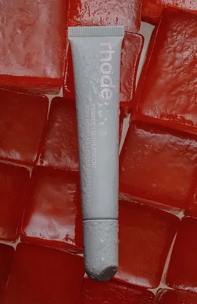 Rhode Peptide Lip Treatment Watermelon Slice Пептидний бальзам для губ - Фото 3 Rhode Peptide Lip Treatment Watermelon Slice Пептидний бальзам для губ - изображение 3