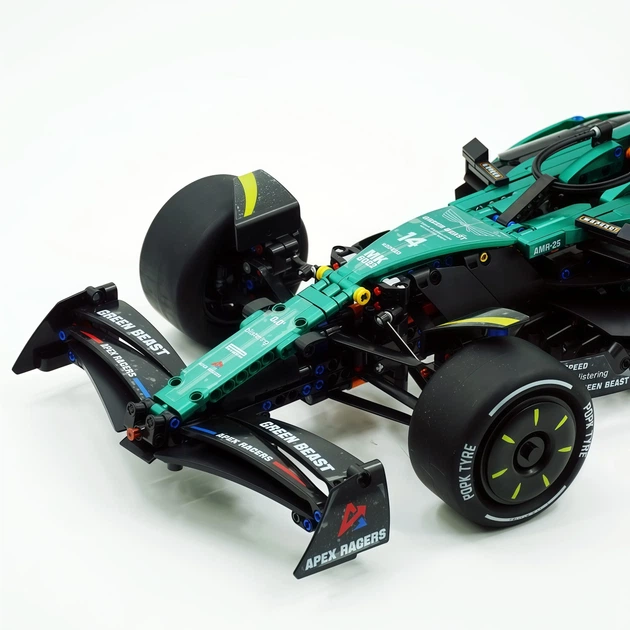 Конструктор Technic Aston Martin AMR25 F1 1:8 - 1912 елементів, болід Формули-1 2025, 65 см - Фото 6 Конструктор Technic Aston Martin AMR25 F1 1:8 - 1912 елементів, болід Формули-1 2025, 65 см - зображення 6