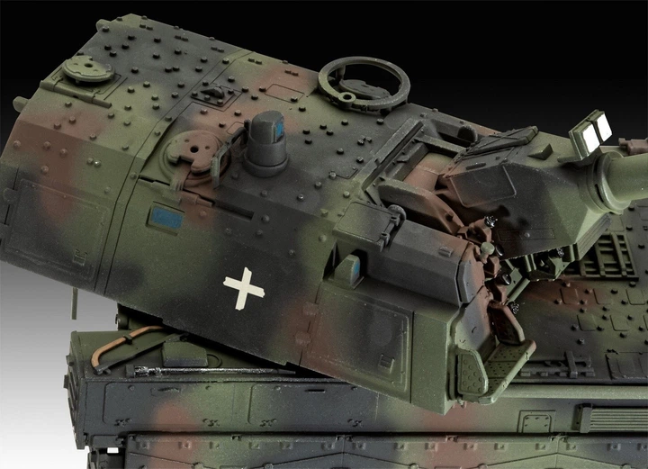 Збірна модель Revell САУ Panzerhaubitze 2000 (версія UA) 1:72 RVL-63347 (4009803633473) - зображення 5