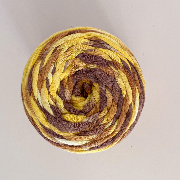 Шпагат градієнт YarnArt twisted macrame 3mm VR 250г жовтий шоколад (914) - Фото 3 Шпагат градієнт YarnArt twisted macrame 3mm VR 250г жовтий шоколад (914) - изображение 3