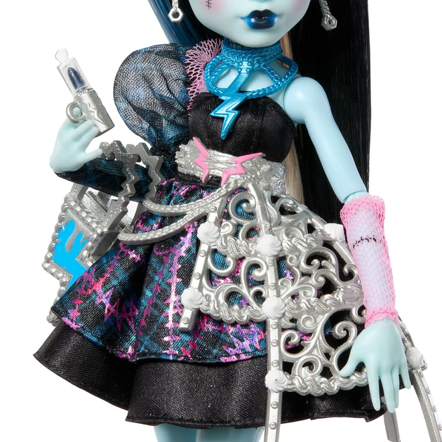 Кукла Монстер Хай Фрэнки Штейн День Рождения Monster High Frankie Stein Scary Sweet Birthday Mattel (JBG75) (JBG75) - Фото 5 Кукла Монстер Хай Фрэнки Штейн День Рождения Monster High Frankie Stein Scary Sweet Birthday Mattel (JBG75) (JBG75) - изображение 5