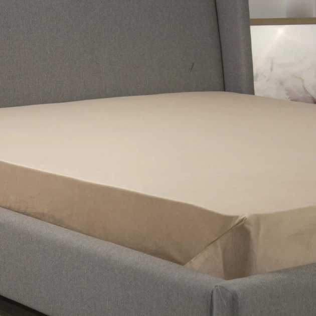 Простирадло на резинці 180×200 ТЕП VELOUR золотий беж, велюр 200 г/м² - Фото 3 Простирадло на резинці 180×200 ТЕП VELOUR золотий беж, велюр 200 г/м² - зображення 3