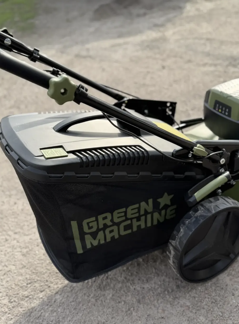 Самохідна газонокосарка акумуляторна + садова повітродуйка Green Machine 62V - зображення 8