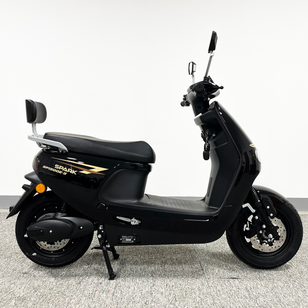 Електроскутер Spark SP1500E-3 (Чорний) - Фото 3 Електроскутер Spark SP1500E-3 (Чорний) - зображення 3