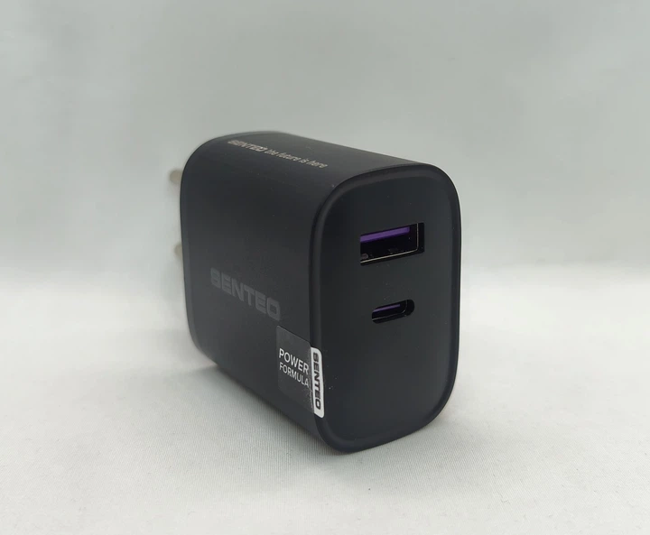 Зарядний пристрій блочок USB Senteo T-06 3A/ 1USB/ 18W/ PD45W/ QC3.0 - изображение 2