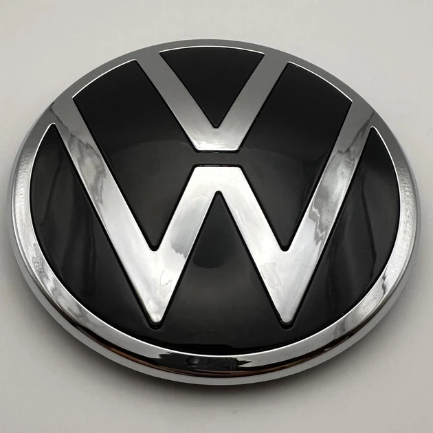 Емблема знак VW задня GOLF 8 гольф багажник passat B8 5h0853630 110 мм - зображення 3