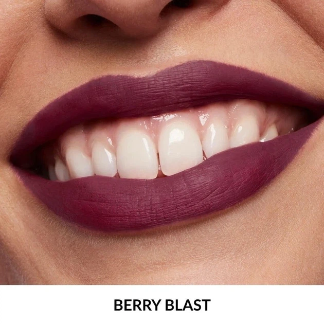 Матовая губная помада Avon «Ультра» 36 Berry Blast/ 36 Ягідний коктейль - Фото 2 Матовая губная помада Avon «Ультра» 36 Berry Blast/ 36 Ягідний коктейль - изображение 2