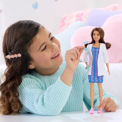 Лялька Barbie You can be Лікарка (JKF76) - зображення 8