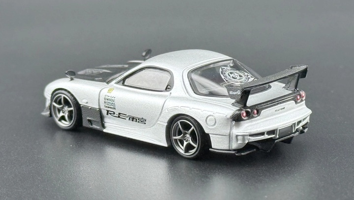 Машинка Premium MINI GT Mazda RX-7 RE-Amemiya 1:64 MGT01106 Silver - изображение 3