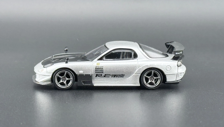 Машинка Premium MINI GT Mazda RX-7 RE-Amemiya 1:64 MGT01106 Silver - изображение 4