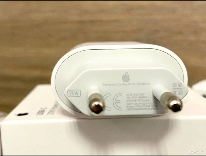 Адаптер 20W USB-C Original OEM для iPhone / USB Power Adapter / Сетевое зарядное устройство 20W - Фото 4 Адаптер 20W USB-C Original OEM для iPhone / USB Power Adapter / Сетевое зарядное устройство 20W - изображение 4