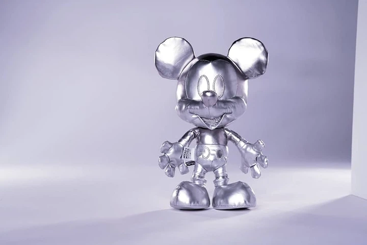 Колекційна м'яка іграшка Disney Mickey Mouse: Silver Edition (Collectors Club №9 - зображення 7