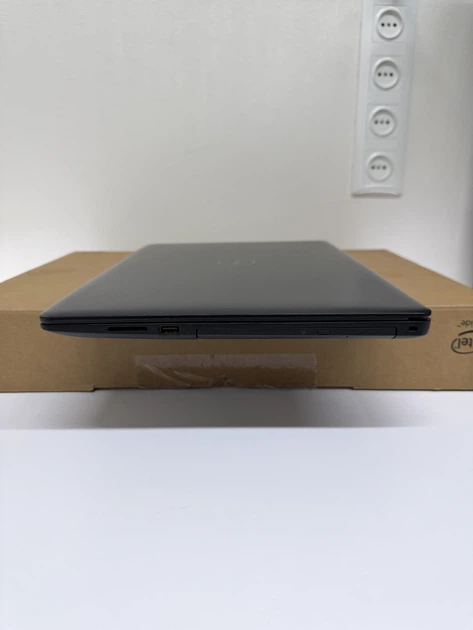 Ноутбук Dell Inspiron 5570 (Intel Core i5-8250U / Radeon R7 M460 4GB / 8GB / SSD 256GB / 15.6” Full HD) - Б/В - Фото 5 Ноутбук Dell Inspiron 5570 (Intel Core i5-8250U / Radeon R7 M460 4GB / 8GB / SSD 256GB / 15.6” Full HD) - Б/В - зображення 5