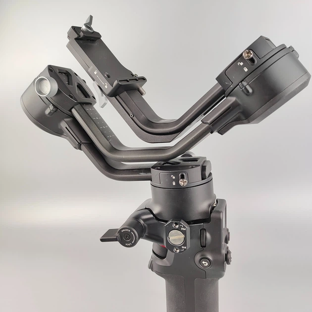 Стедикам DJI RSC 2 / до 3 кг / 14 ч работы / Bluetooth / OLED-дисплей / Черный Б/В k1 - изображение 7