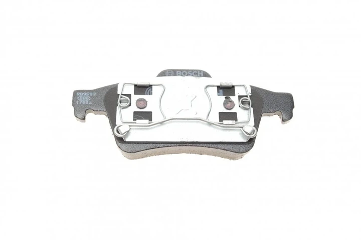 Комплект гальмівних колодок BOSCH 0 986 494 032 Renault Laguna, Espace, Latitude, Megane; Nissan Primera; Opel Vectra; Mazda 3; Ford Transit, Connect 7701207968, 440608281R, 7701207996 - изображение 2