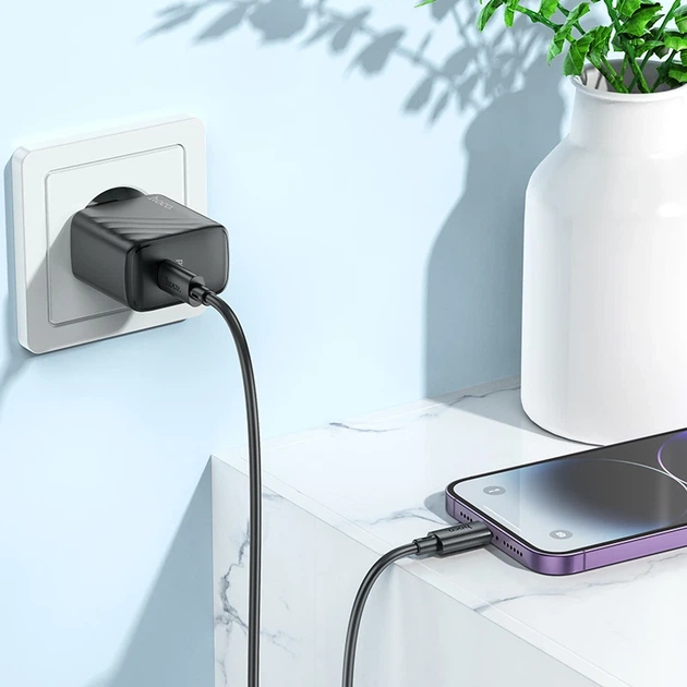 Мережевий зарядний пристрій з кабелем HOCO CS22A Value single port PD30W charger set(C to iP) Black - Фото 8 Мережевий зарядний пристрій з кабелем HOCO CS22A Value single port PD30W charger set(C to iP) Black - зображення 8