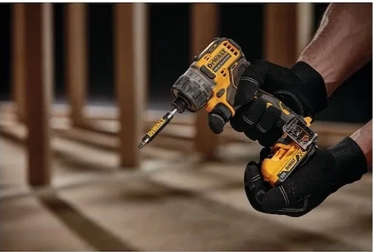 Акумуляторний шурупокрут DeWalt 12 В з 2 акумуляторами 2 Аг (DCF601D2-QW) - зображення 9
