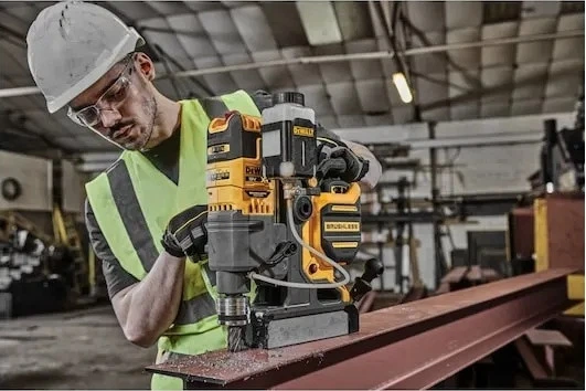 Wiertarka na stopie magnetycznej DeWalt 2-biegowa 18 V XR bez akumulatora i ładowarki (DCD1623N-XJ) - Zdjęcie 5 Wiertarka na stopie magnetycznej DeWalt 2-biegowa 18 V XR bez akumulatora i ładowarki (DCD1623N-XJ) - obraz 5