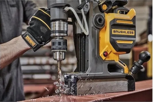 Wiertarka na stopie magnetycznej DeWalt 2-biegowa 18 V XR bez akumulatora i ładowarki (DCD1623N-XJ) - Zdjęcie 6 Wiertarka na stopie magnetycznej DeWalt 2-biegowa 18 V XR bez akumulatora i ładowarki (DCD1623N-XJ) - obraz 6