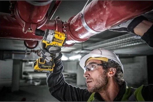 Ударний гайковерт DeWalt 18V POWERSTACK 1/2' 406 Нм з 2 акумуляторами 1.7 Аг (DCF921E2T-QW) - зображення 5