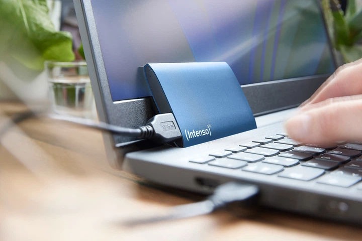Dysk zewnętrzny SSD Intenso Premium External SSD 1TB USB 3.2 Blue (3823465) - obraz 4