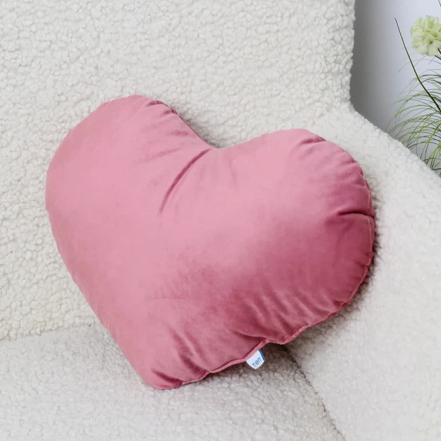 Подушка декоративна 35×40 ТЕП HEARTS у формі серця рожева Mesa Rose, велюр, м’яка, антиалергенна - зображення 2