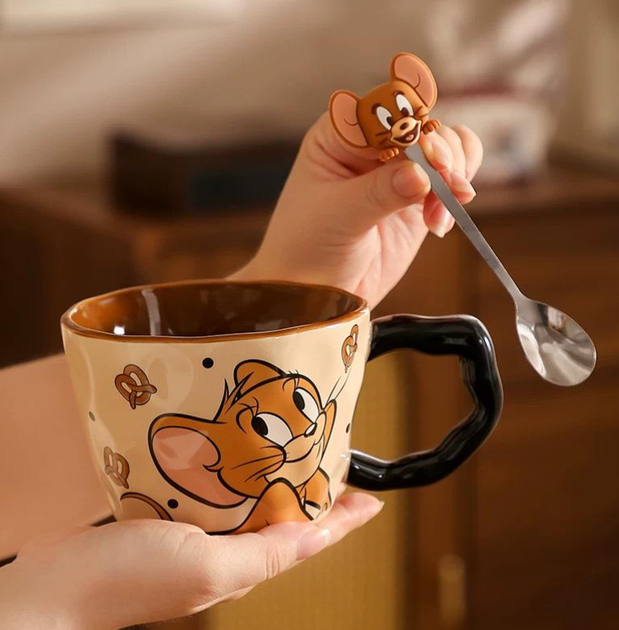 Большая керамическая чашка "Том и Джерри" Tom and Jerry – милая чашка с ложечкой для завтрака 530 мл (Джерри) - изображение 2