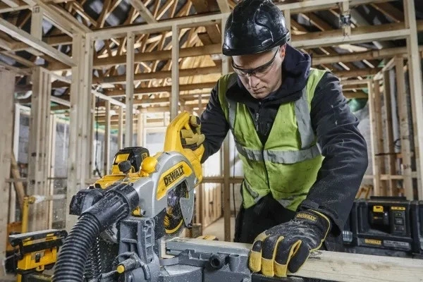 Пила торцювальна DeWalt 54V Flexvolt 216 мм з 2 акумуляторами 6 Аг (DCS777T2-QW) - зображення 9
