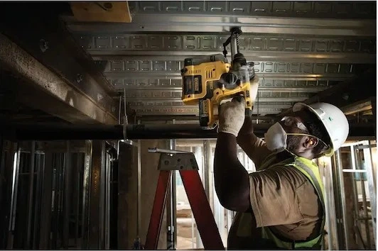 Набір електроінструментів DeWalt 18V XR з 4 акумуляторами 5 Ah 8 шт. (DCK853P4-QW) - зображення 2