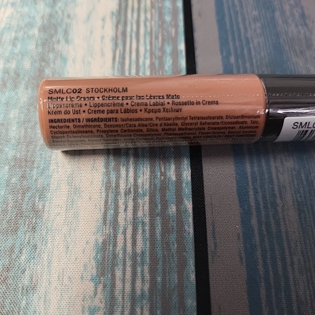 Жидкая помада с матовым финишем Nyx Soft Matte Lip Cream Stockholm SMLC02 бежевый 8 мл - изображение 8